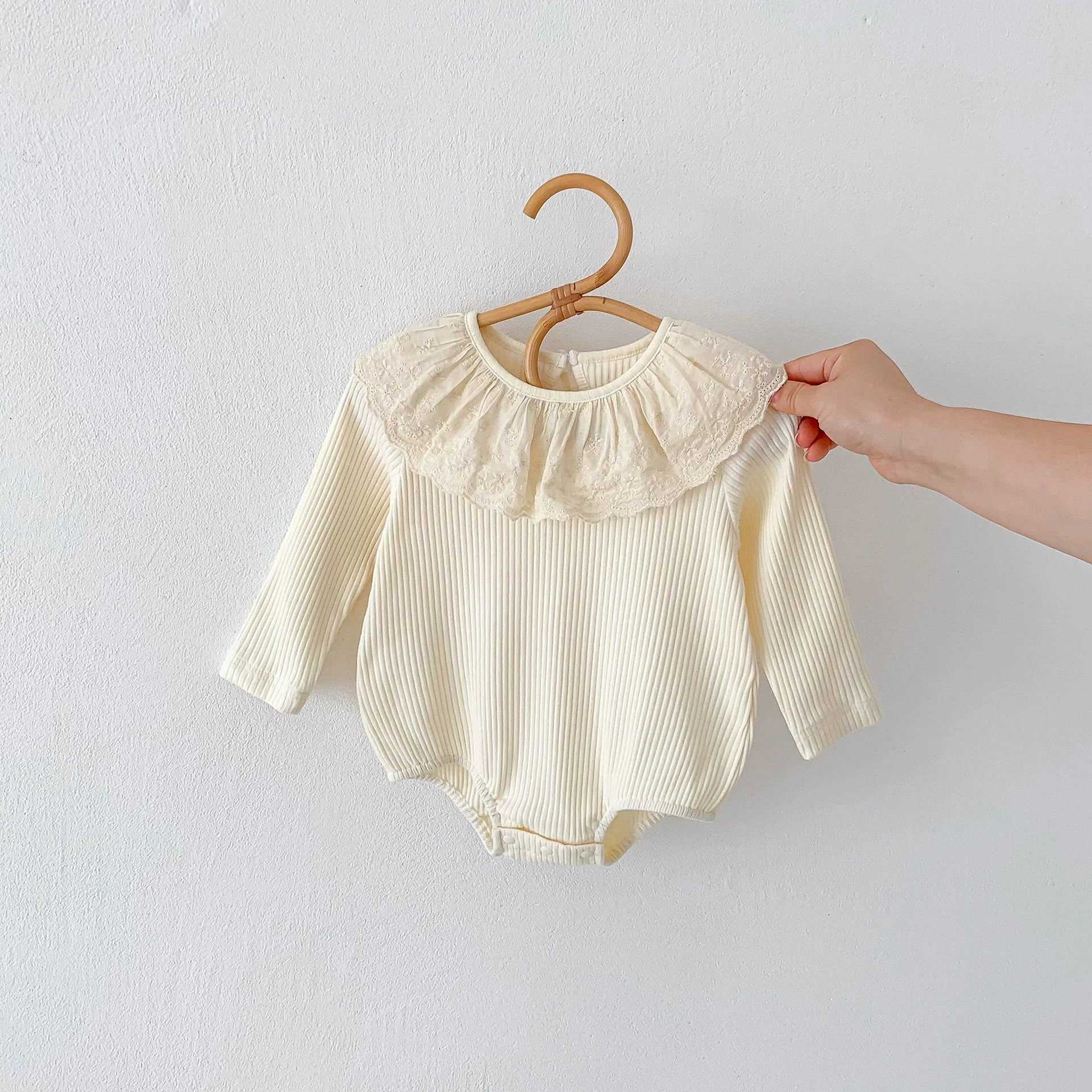 Spring and Autumn New Arrival Baby Girls Long Sleeves Floral Embroidery Pattern Collar Base Layer Onesie-0